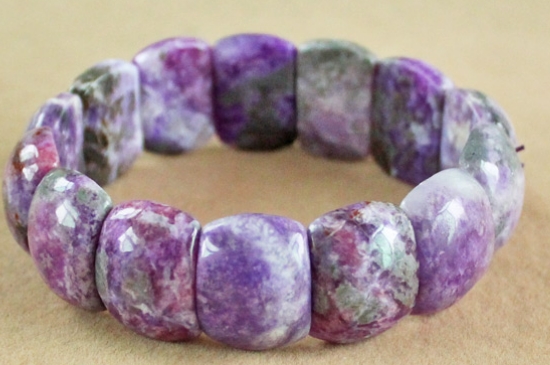 Which color of Sugilite is more effective?